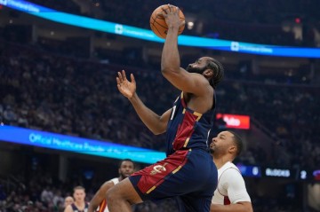 斯特鲁斯29+8哈登17+14 骑士149-128复仇热火